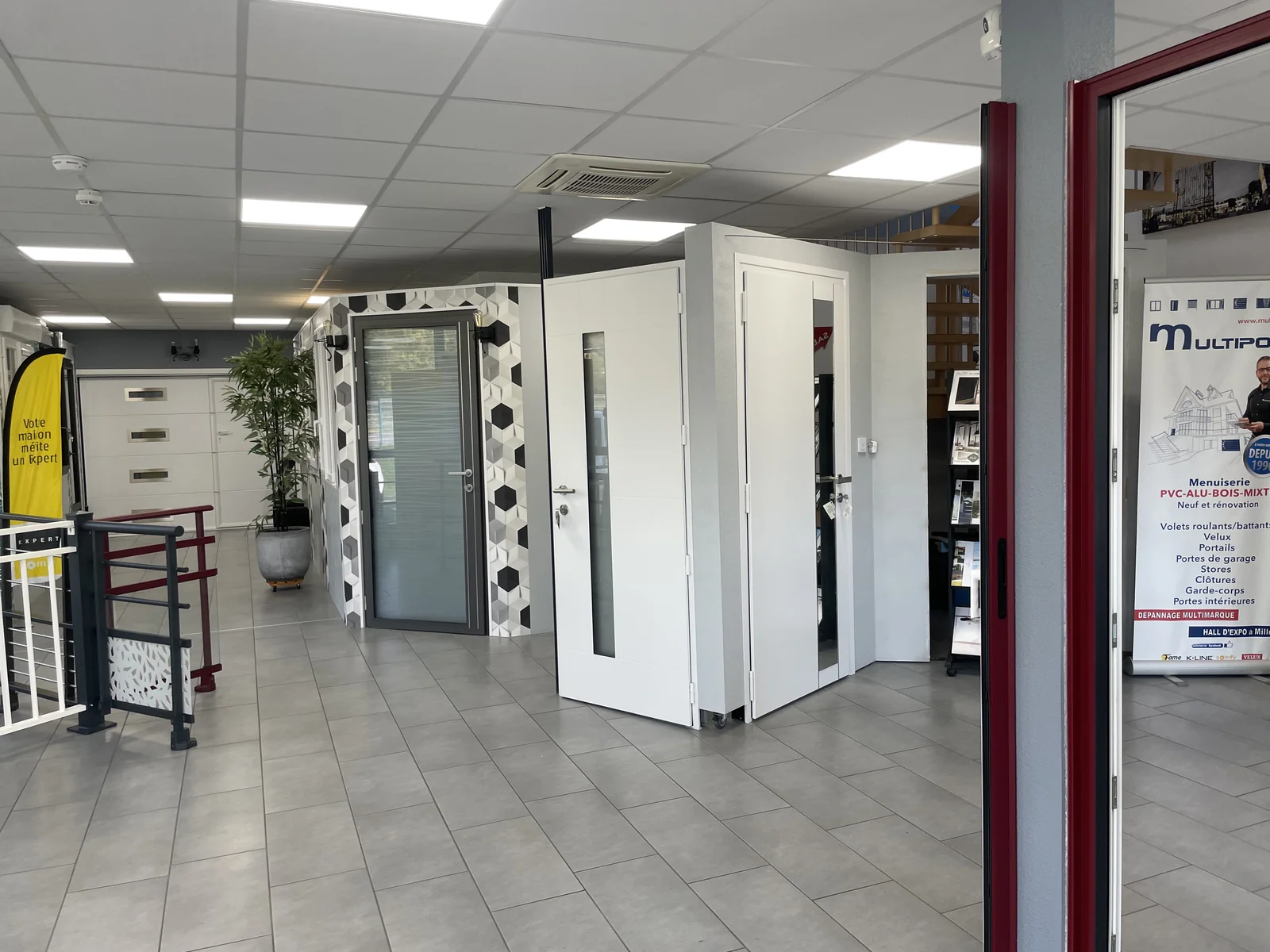Showroom MULTIPOSE — présentation pergolas et portails
